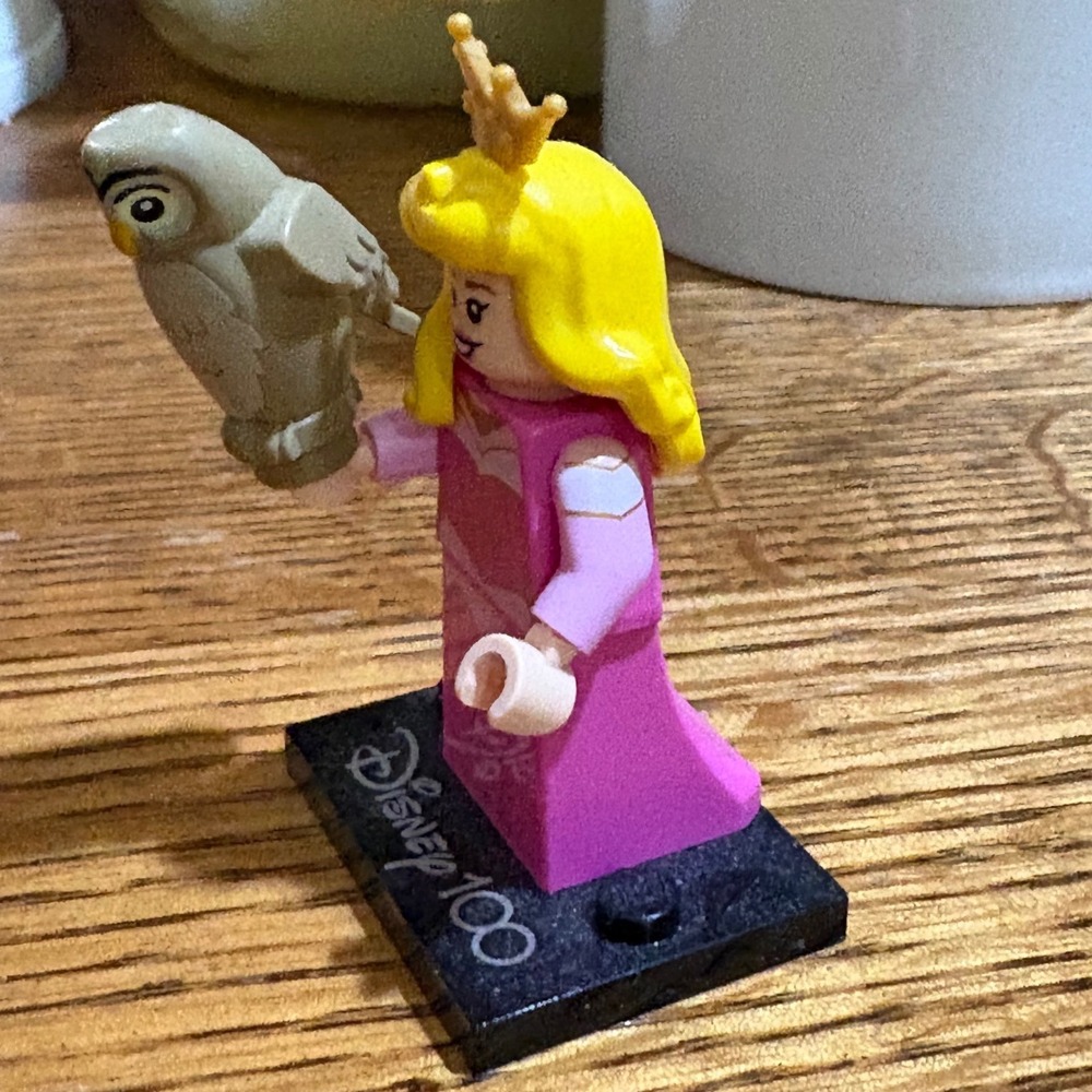 LEGO Disney 100 Aurora Minifigure 71038 Sleeping Beauty with Owl and Base - Picture 2 of 5